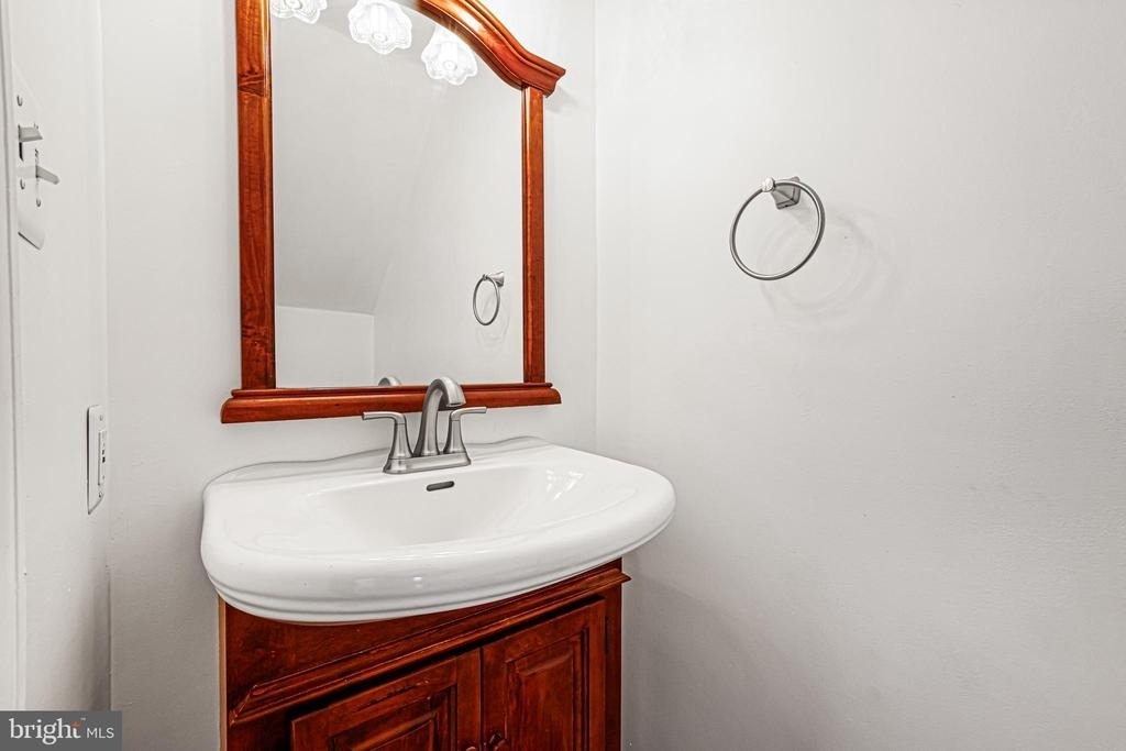 1134 Providence Court - Photo 6