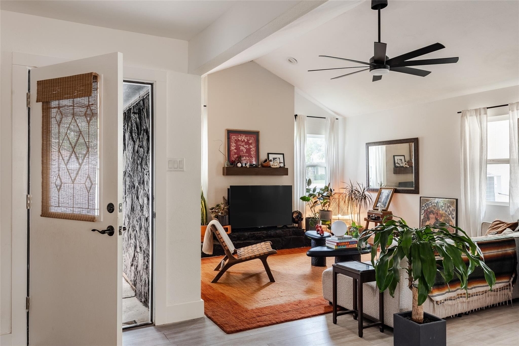 904 Acorn Oaks Dr - Photo 3