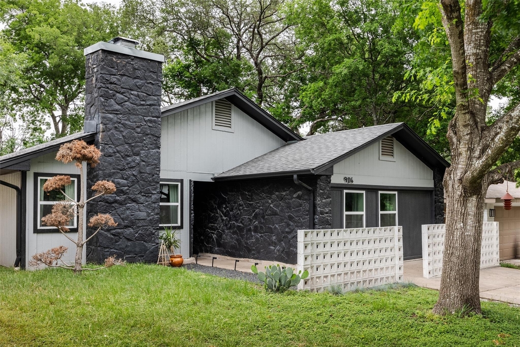 904 Acorn Oaks Dr - Photo 2