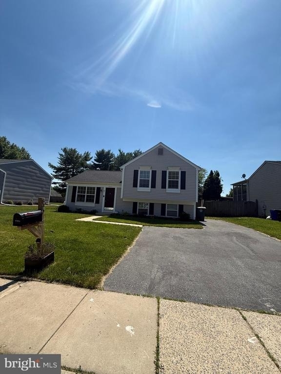 805 London Court - Photo 2