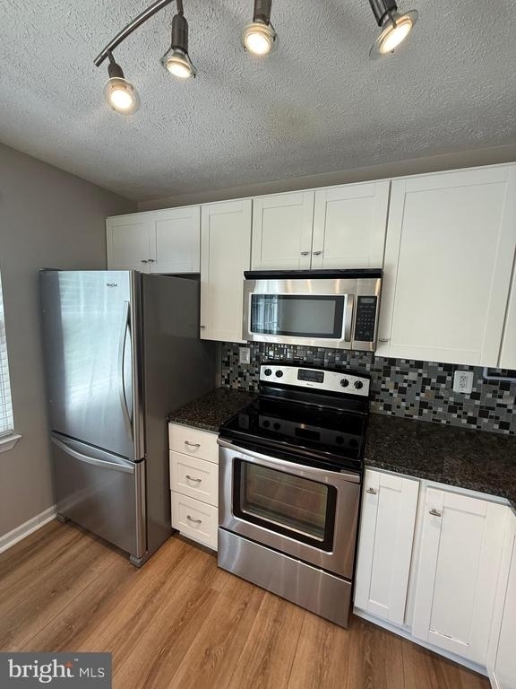 805 London Court - Photo 11