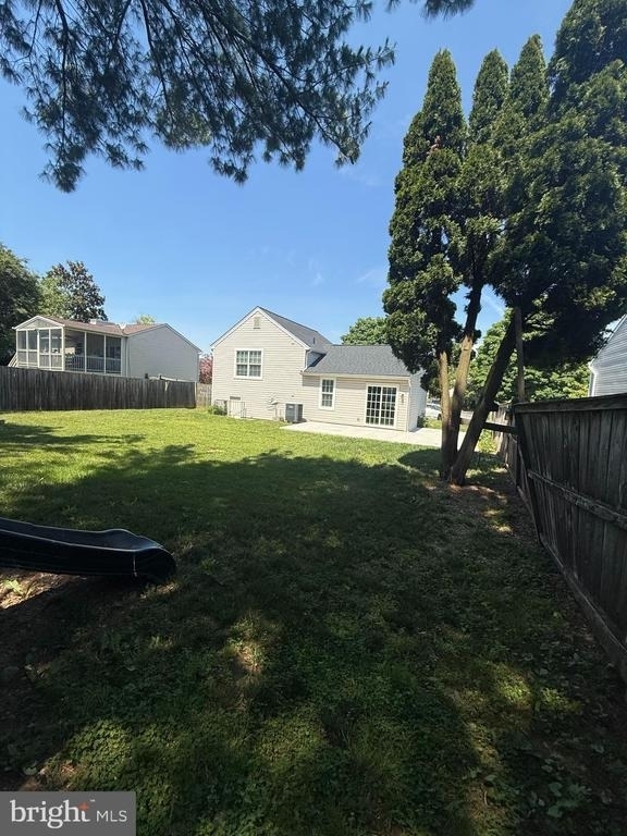805 London Court - Photo 35