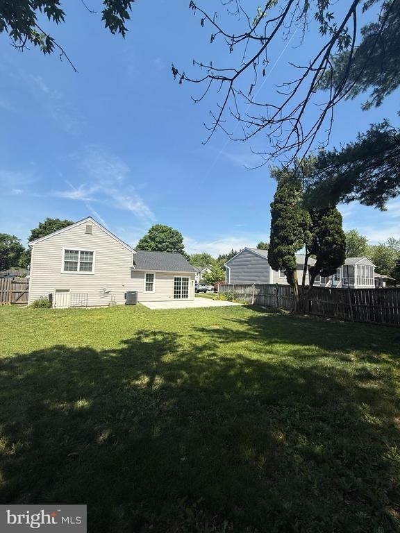 805 London Court - Photo 33
