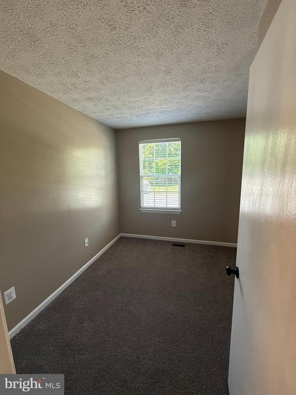 805 London Court - Photo 28