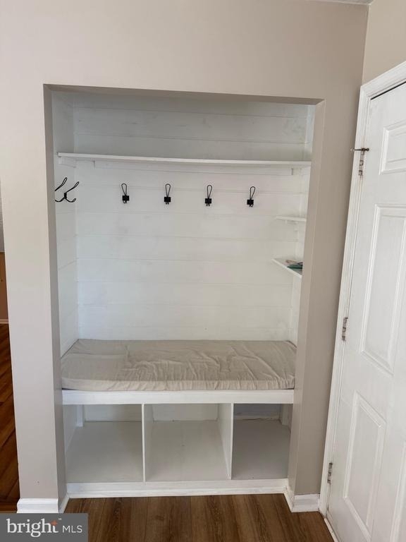 805 London Court - Photo 5