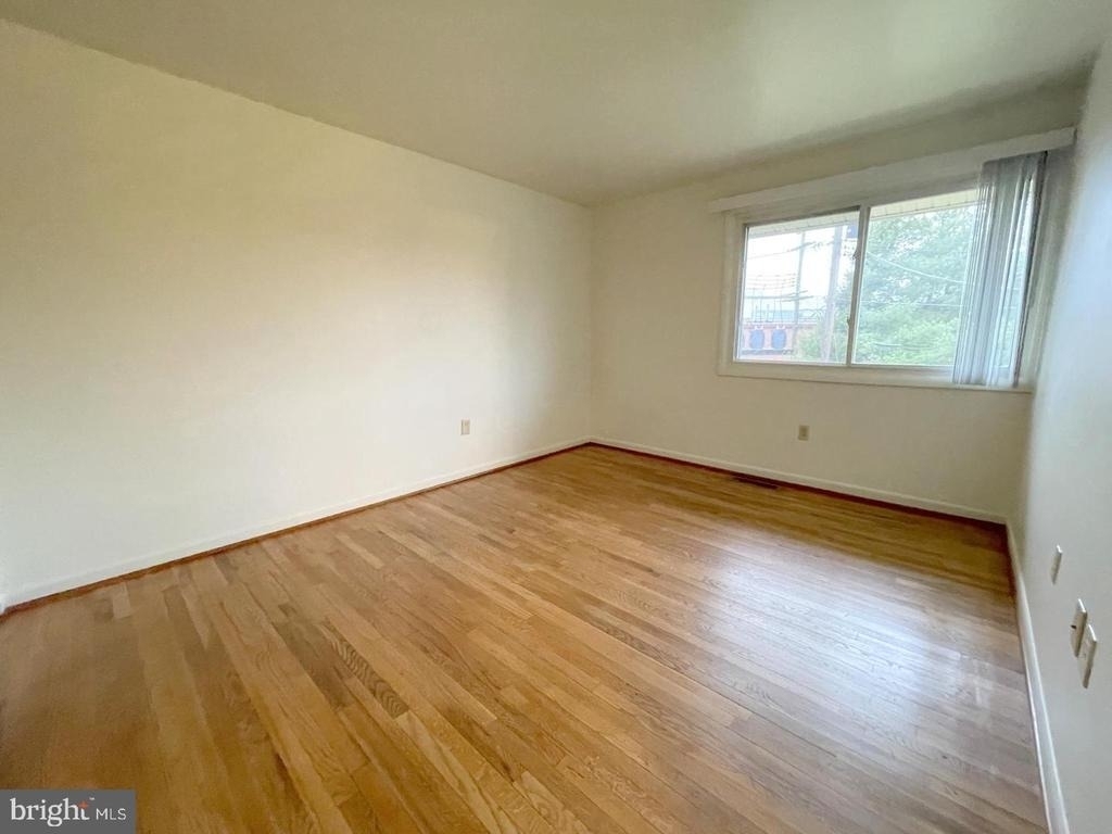 1022 Taney Avenue - Photo 3