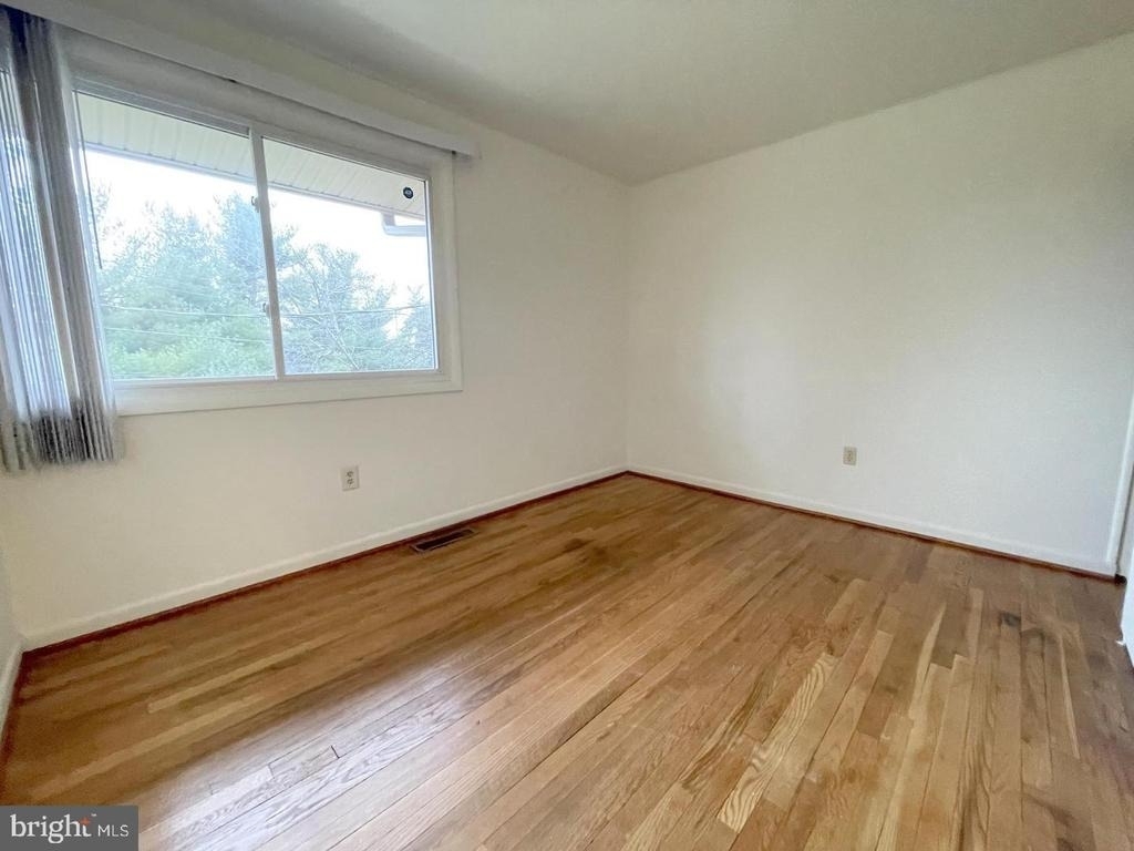 1022 Taney Avenue - Photo 8
