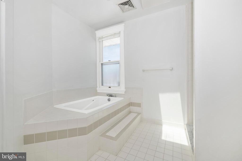 231 Market Street N - Photo 32
