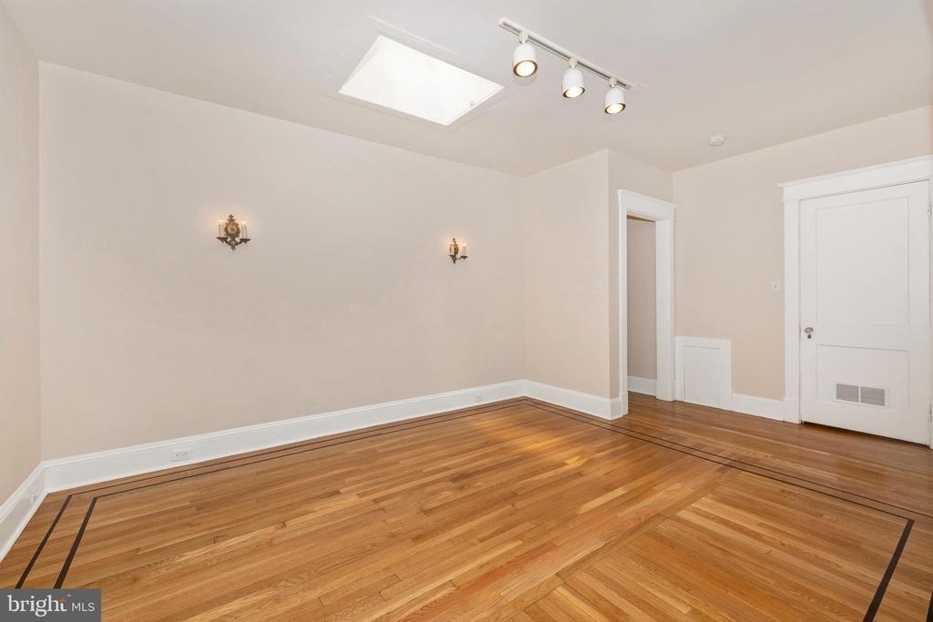 231 Market Street N - Photo 9
