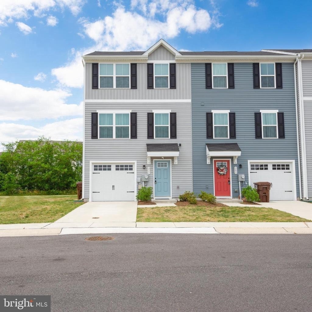 311 Yellow Bill Ln - Photo 0