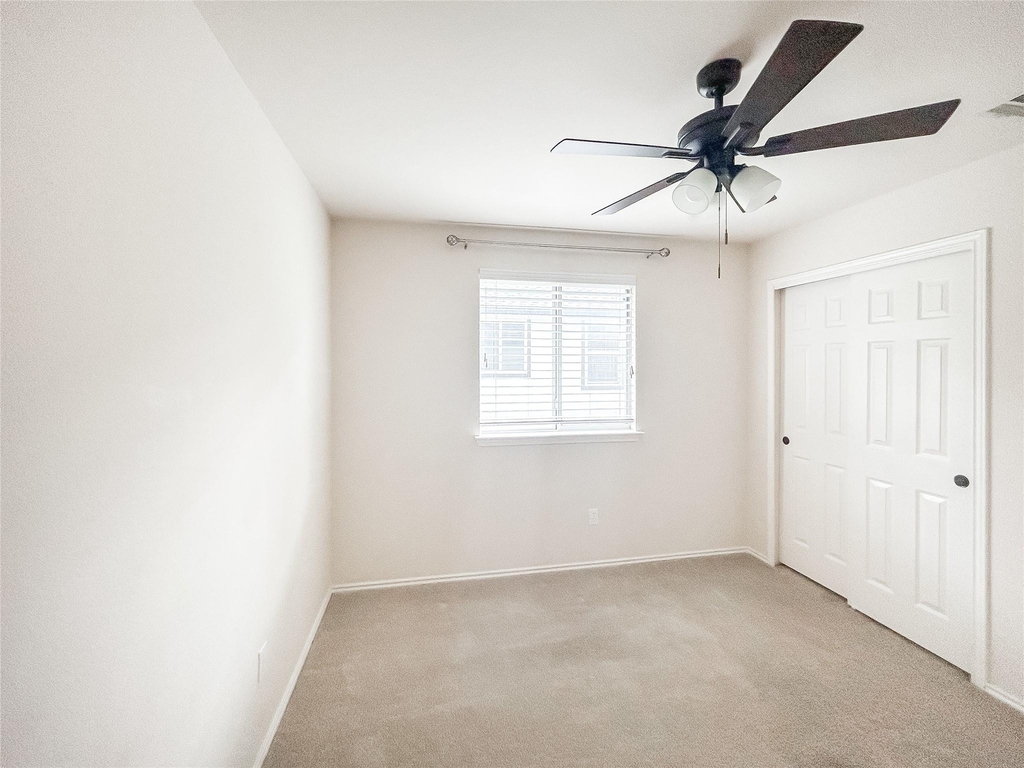 7810 Squirrel Hollow Dr - Photo 24