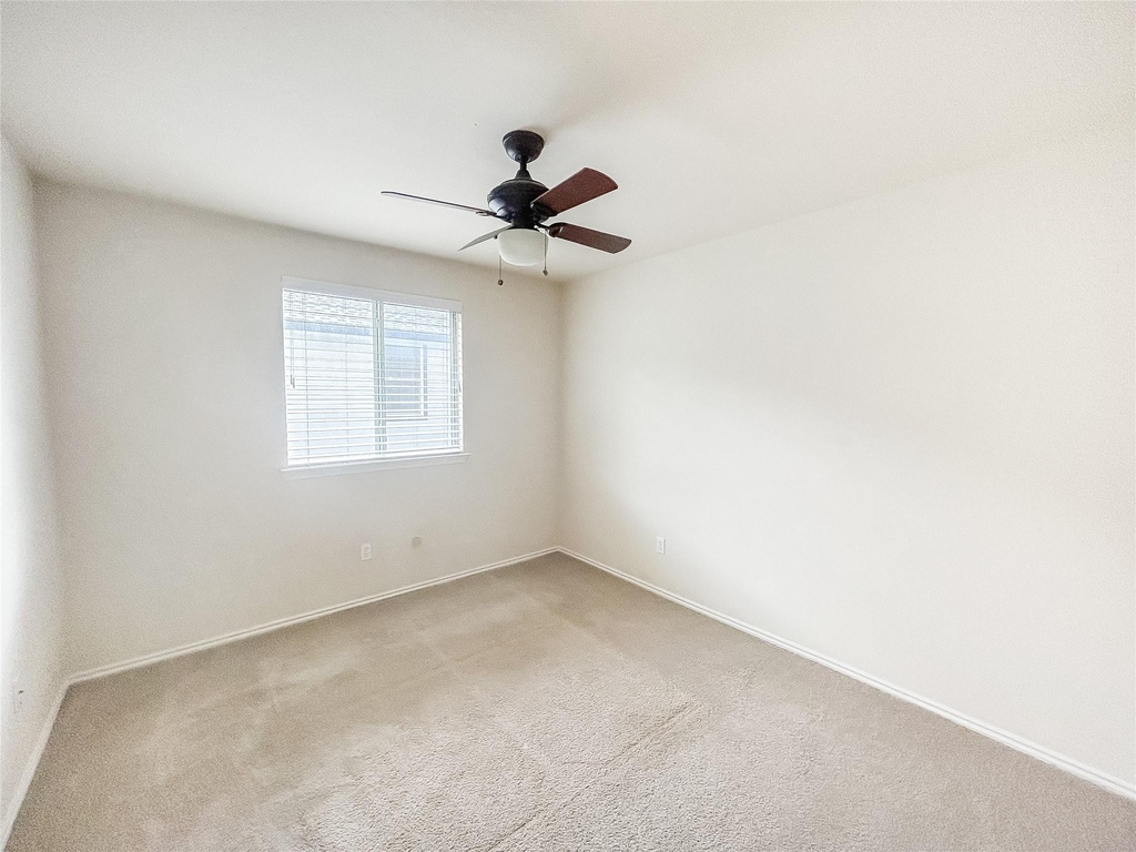 7810 Squirrel Hollow Dr - Photo 23