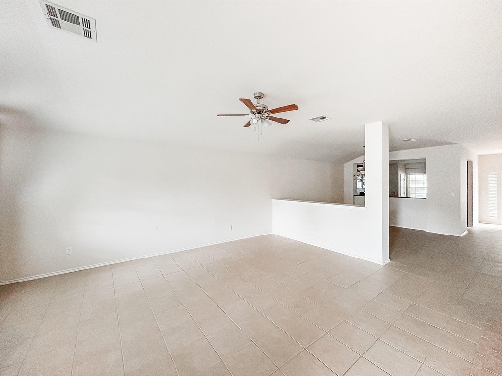 7810 Squirrel Hollow Dr - Photo 4