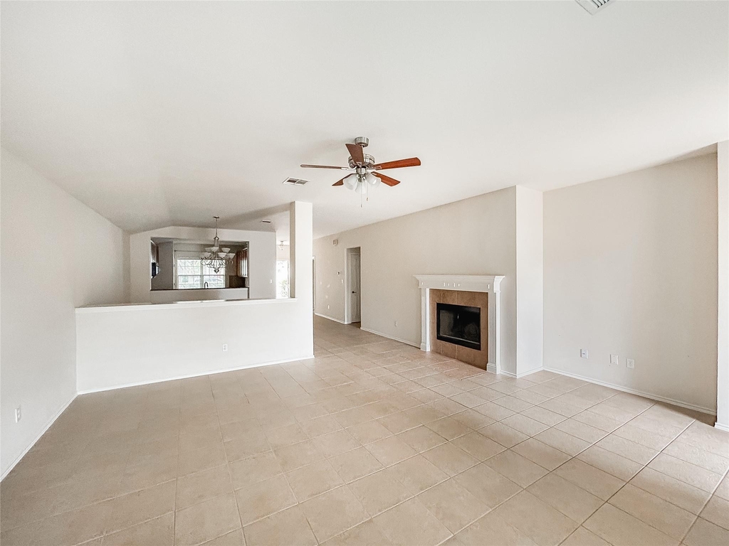 7810 Squirrel Hollow Dr - Photo 3