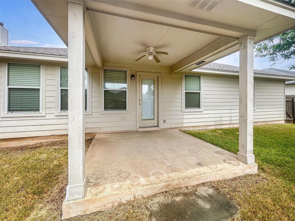 7810 Squirrel Hollow Dr - Photo 31