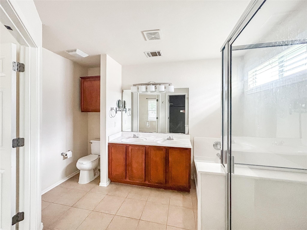 7810 Squirrel Hollow Dr - Photo 19