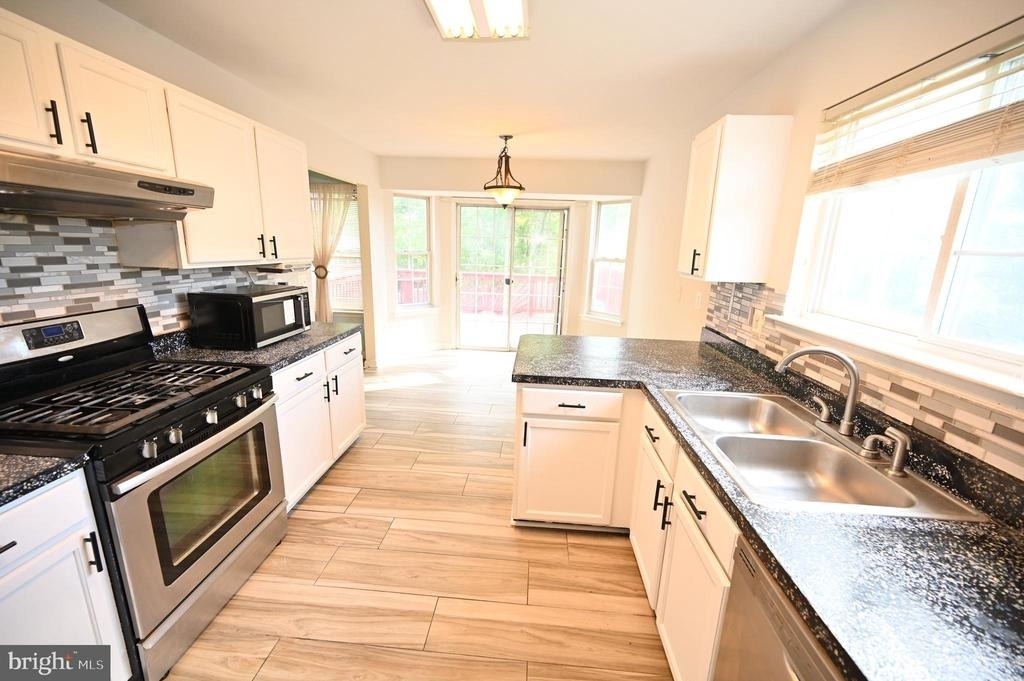9172 Granite Court - Photo 7