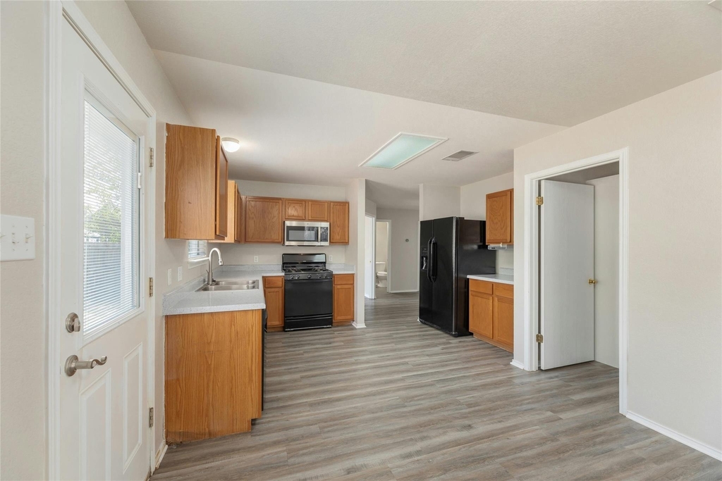 113 Matthew Dr - Photo 11