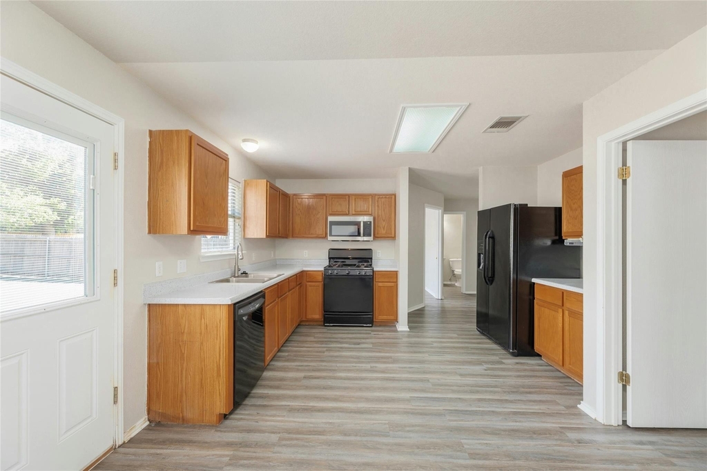 113 Matthew Dr - Photo 10