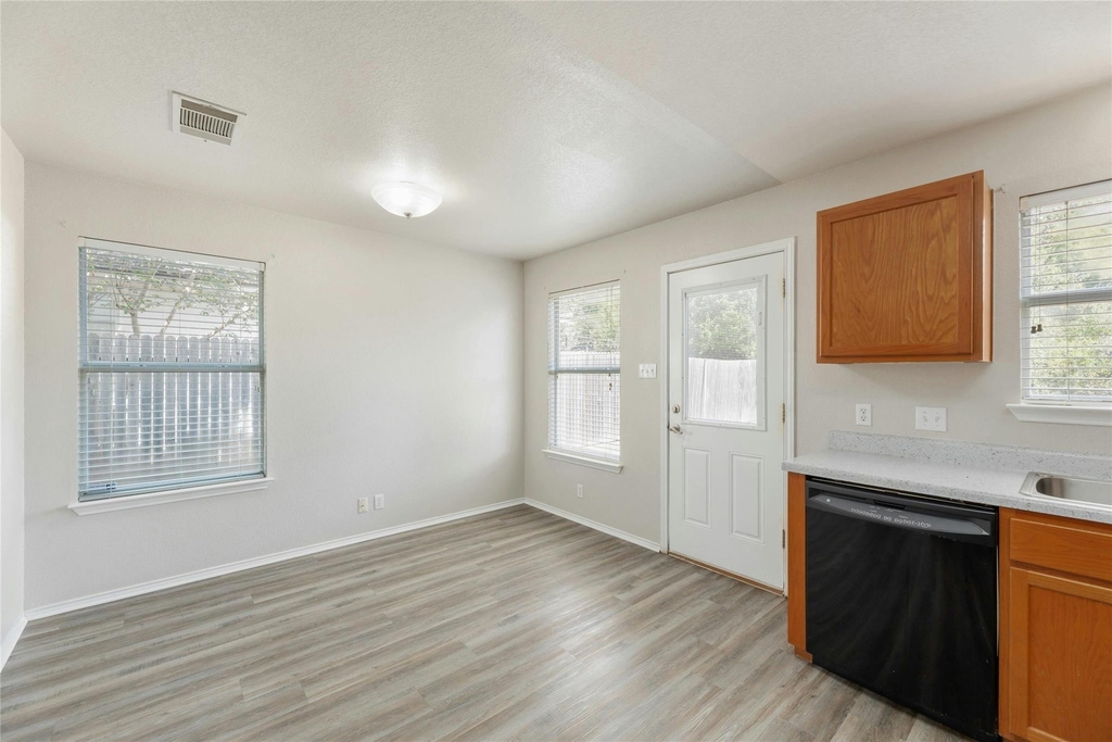 113 Matthew Dr - Photo 13