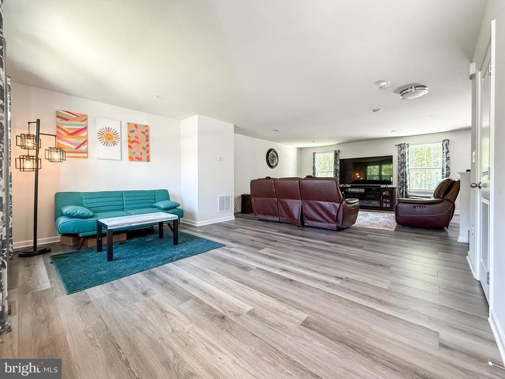 91 Goldspire Drive - Photo 5