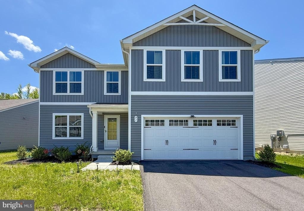 91 Goldspire Drive - Photo 0