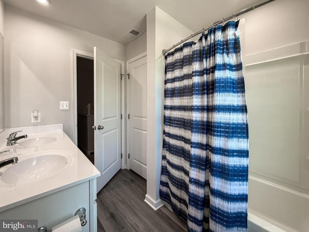 91 Goldspire Drive - Photo 32