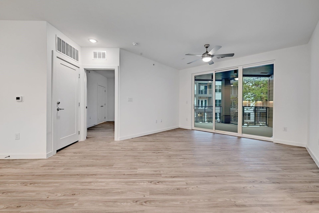4801 Springdale Rd - Photo 8
