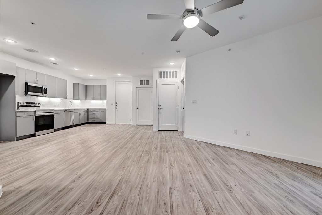 4801 Springdale Rd - Photo 6