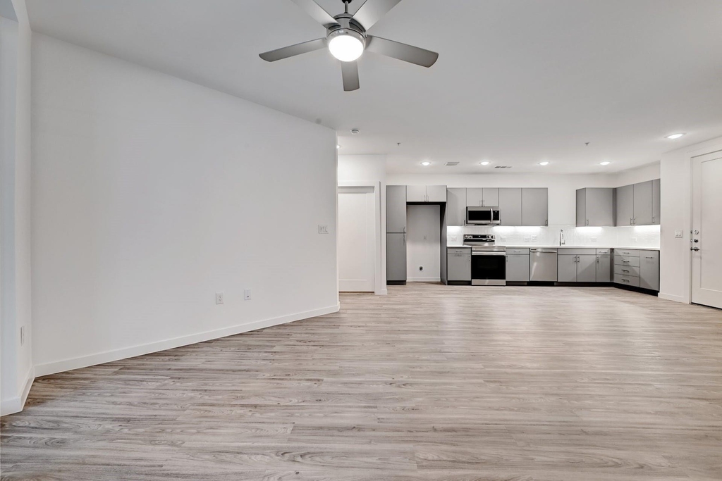 4801 Springdale Rd - Photo 5
