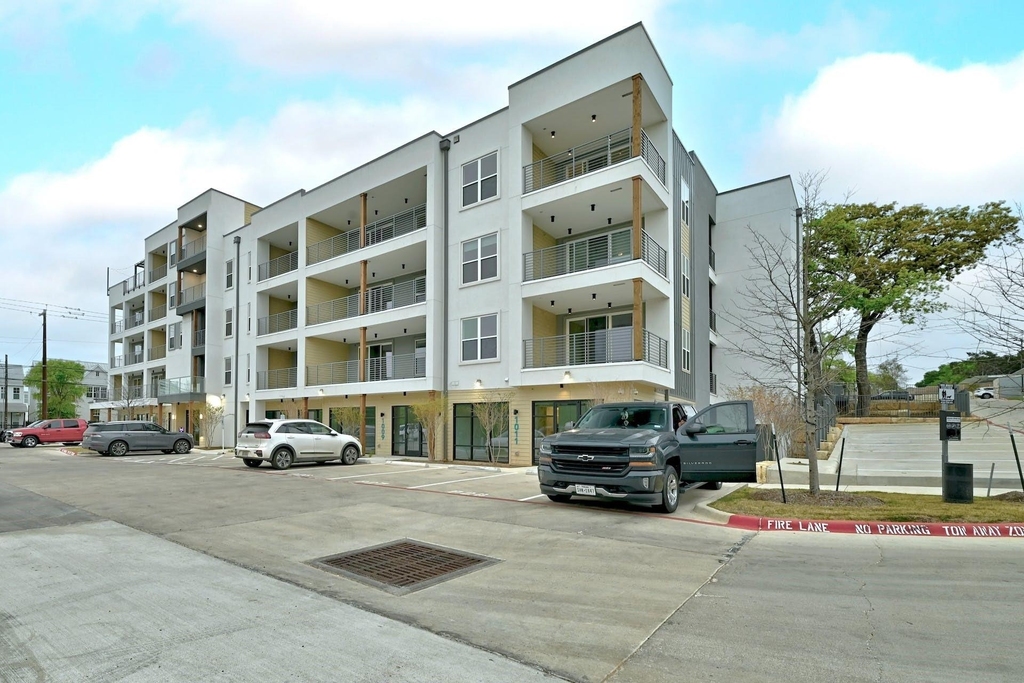 4801 Springdale Rd - Photo 1