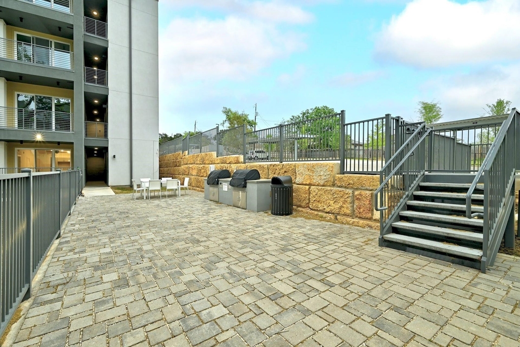 4801 Springdale Rd - Photo 24