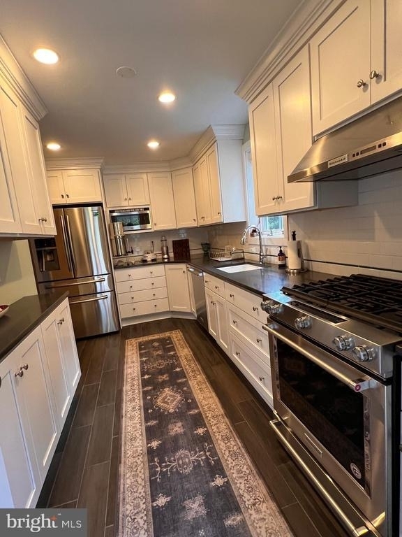 4027 Deepwood Road - Photo 9