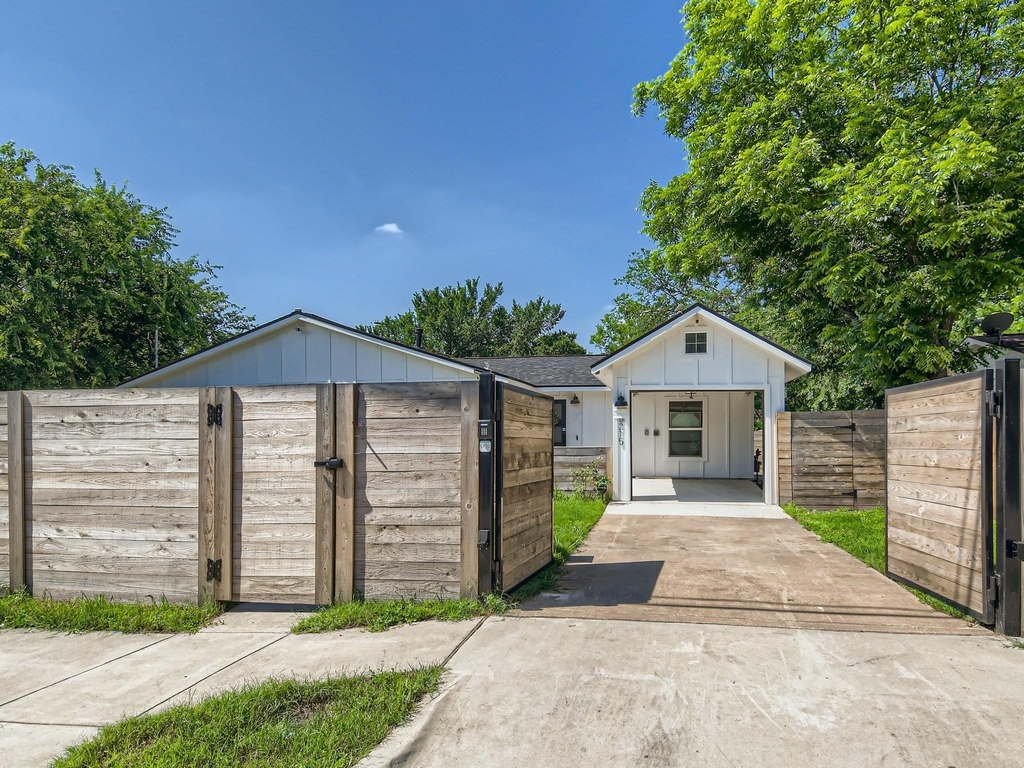 6215 Club Terrace - Photo 3