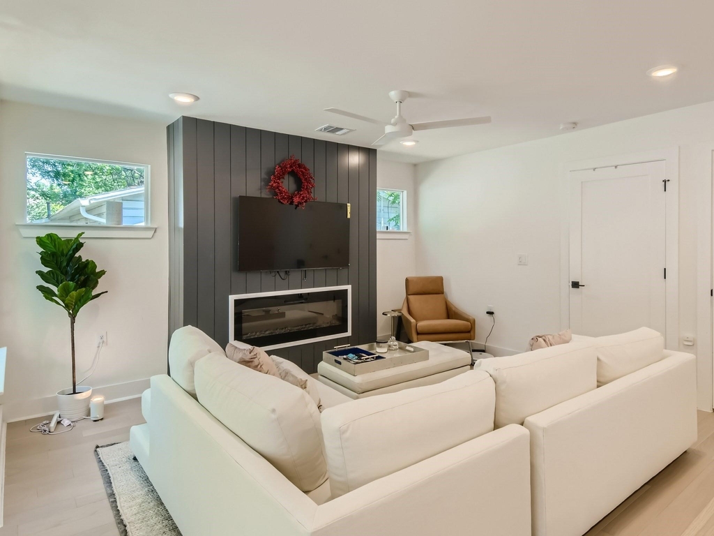6215 Club Terrace - Photo 9