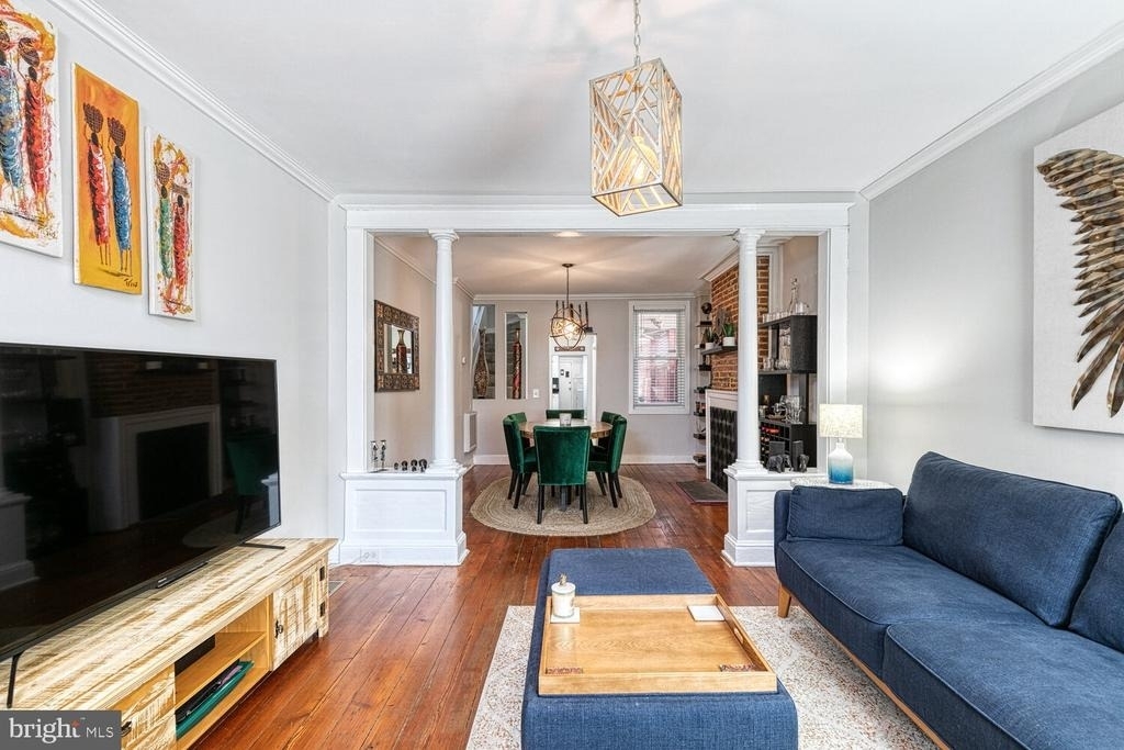 106 S Castle Street - Photo 3