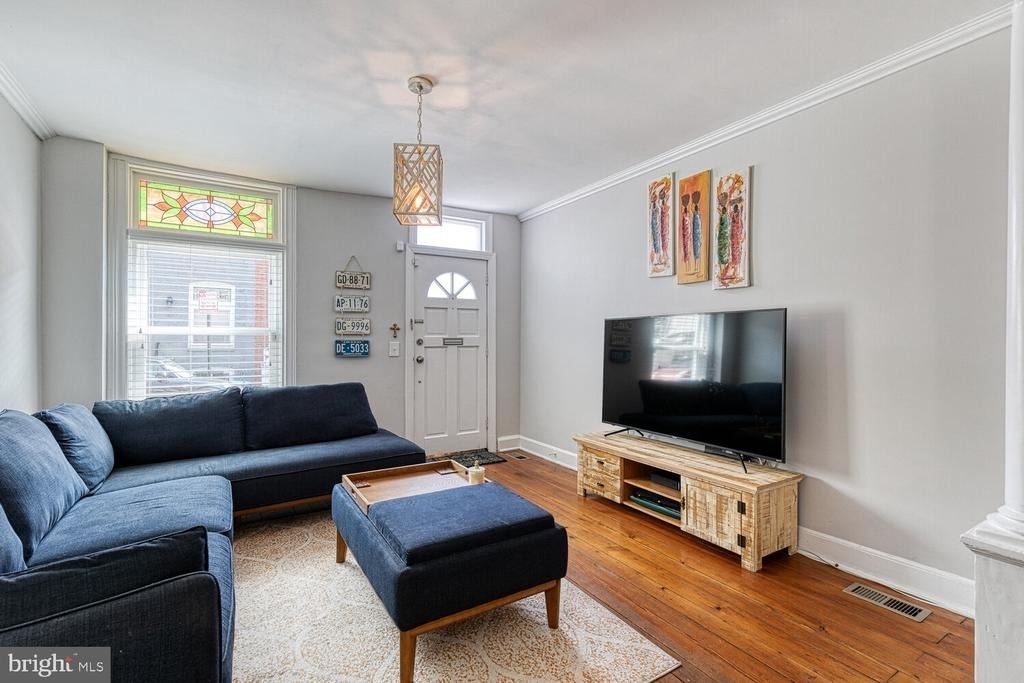 106 S Castle Street - Photo 4
