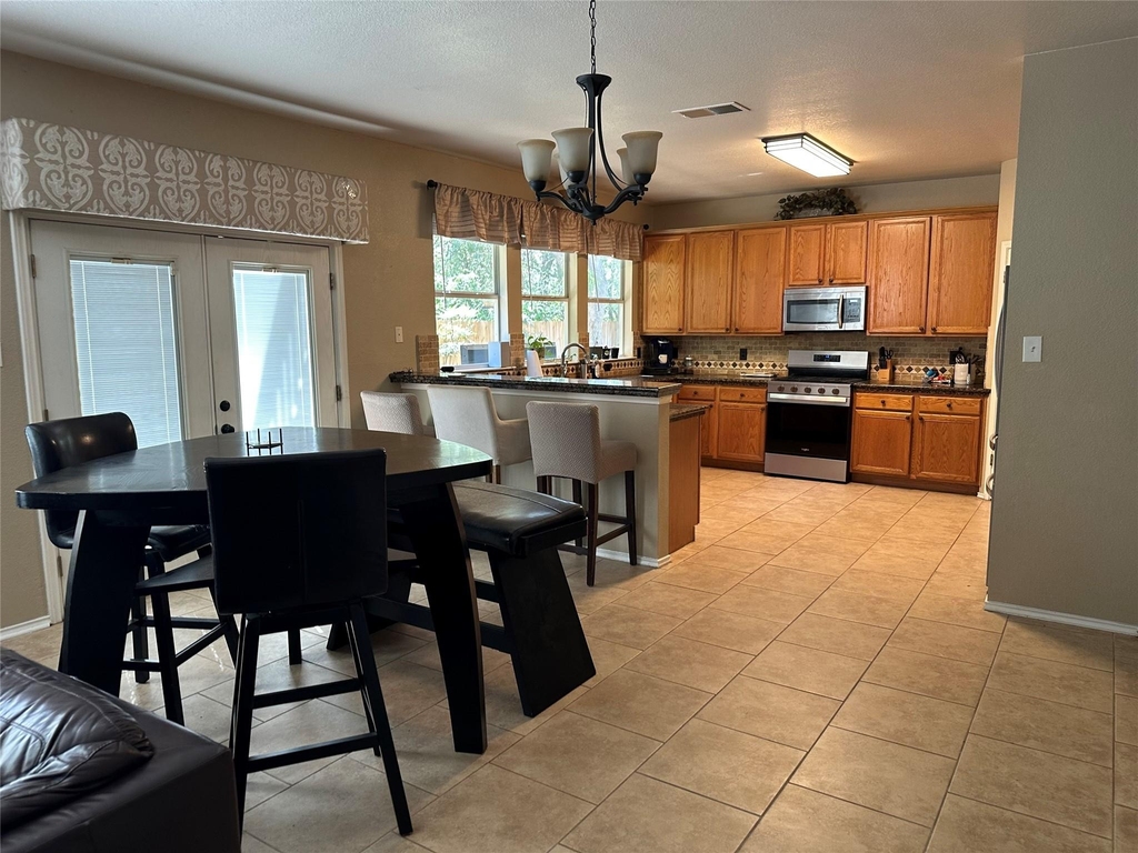 2203 Sandra Dr - Photo 6