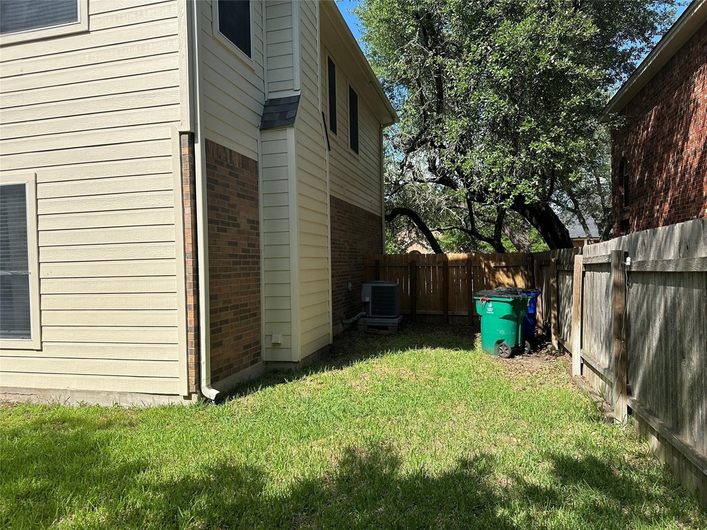 2203 Sandra Dr - Photo 24