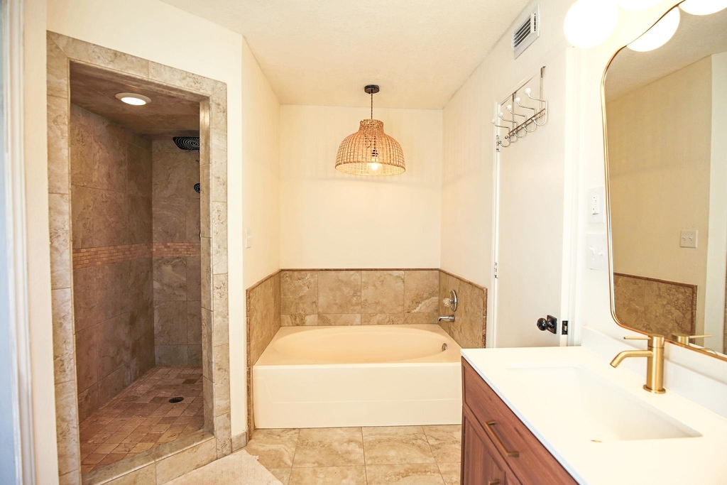 708 Cowal Dr S - Photo 21