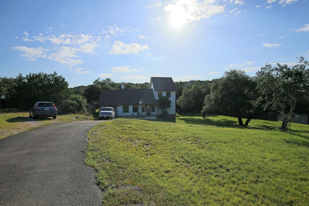 708 Cowal Dr S - Photo 18