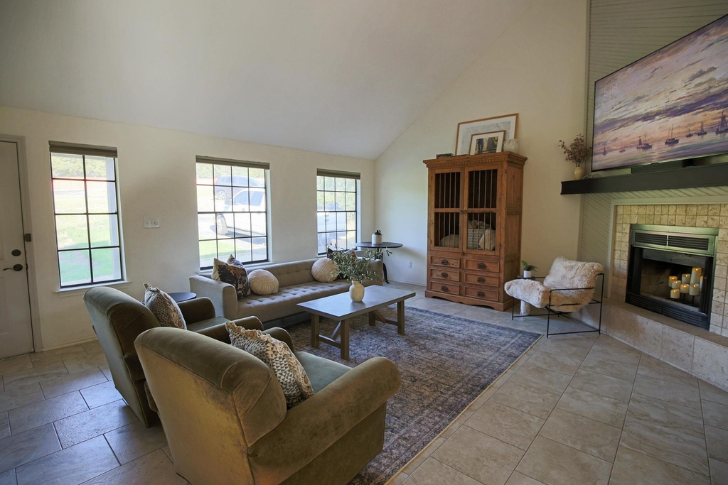 708 Cowal Dr S - Photo 15