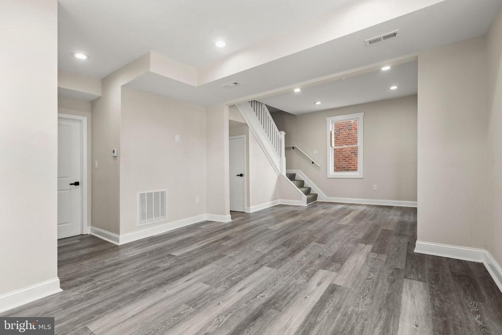 505 Mccabe Avenue - Photo 10
