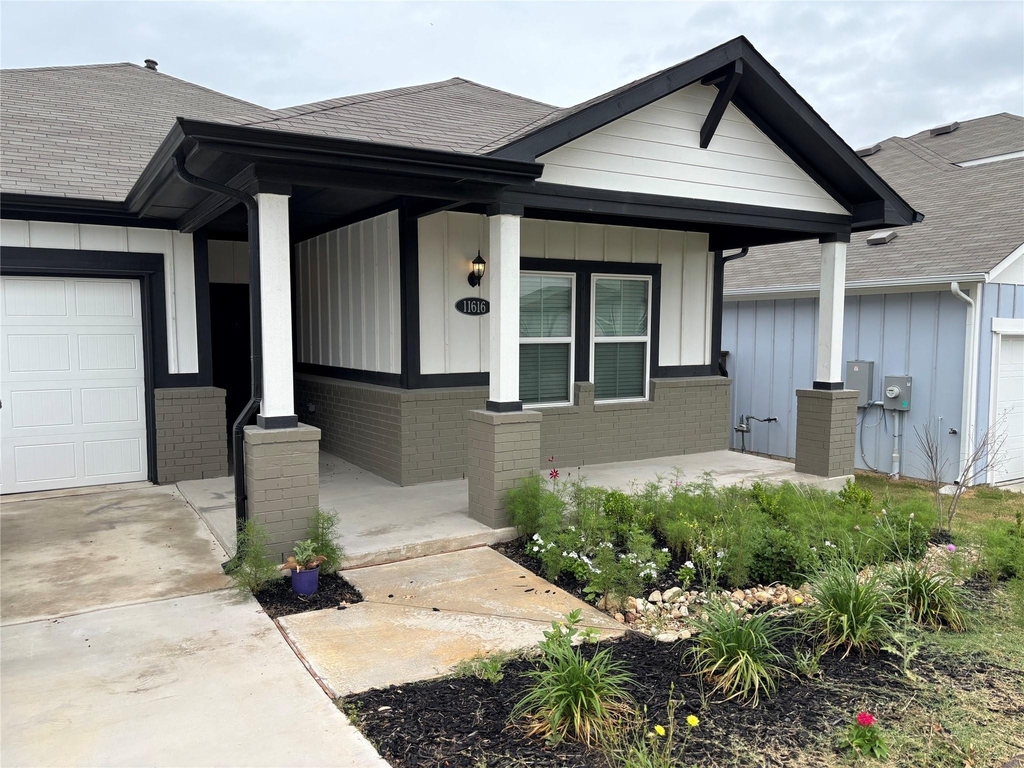 11616 Comano Dr - Photo 2