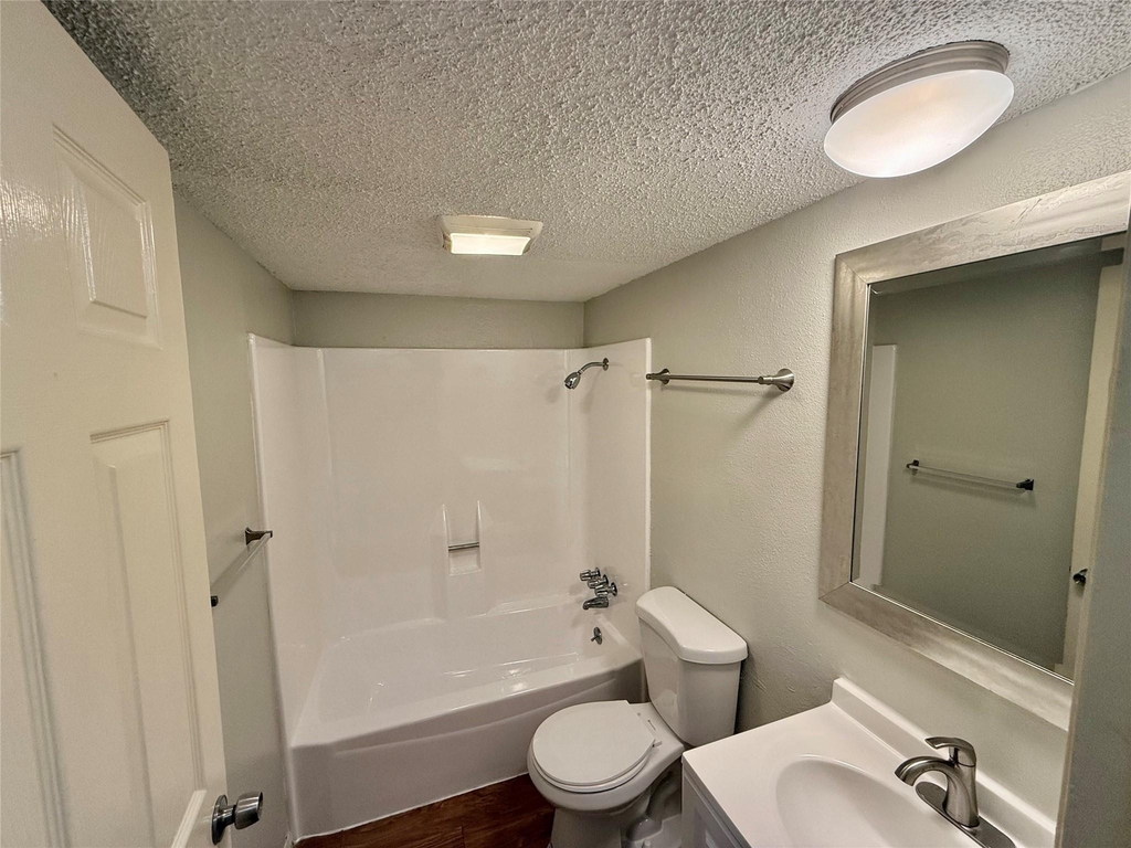 8909 Parkfield Dr - Photo 10