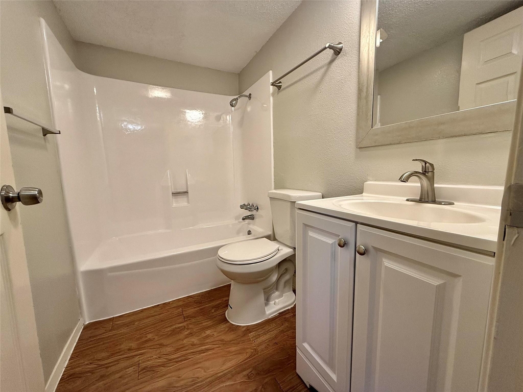 8909 Parkfield Dr - Photo 9