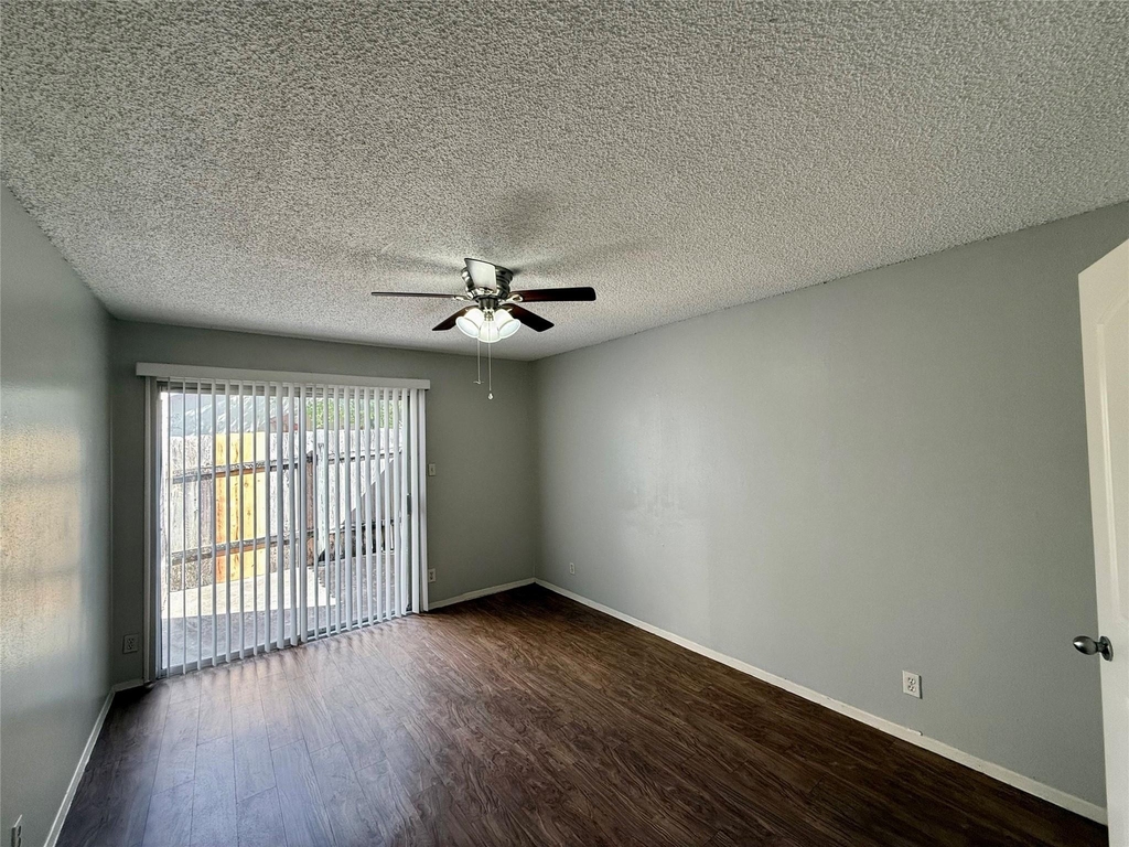 8909 Parkfield Dr - Photo 7