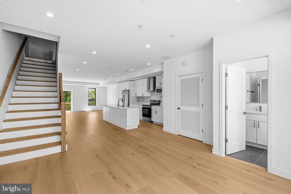 2530 B Elvans Road Se - Photo 12