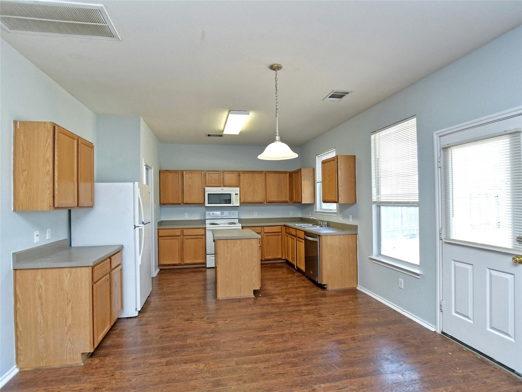 303 Banner Ave - Photo 12