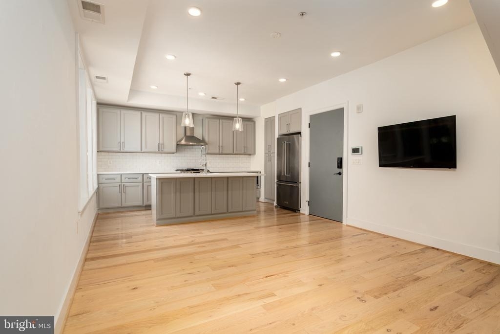811 Upshur Street Nw - Photo 2